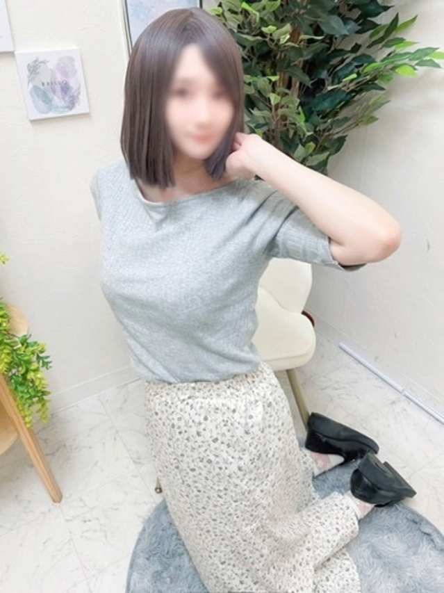 ことね(チェックイン素人専門大人女子)