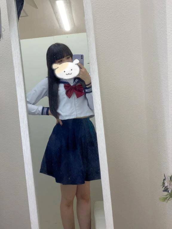 学校前に…🤫💞
