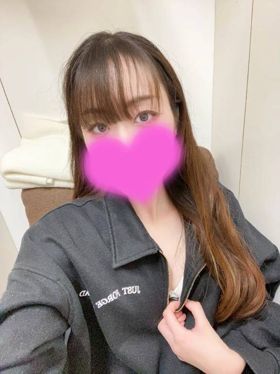 下着がみえそう？🫣