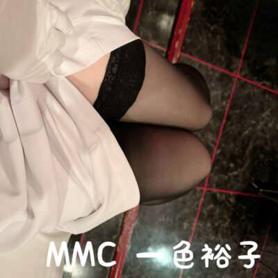 ナース服の下の黒ガーター