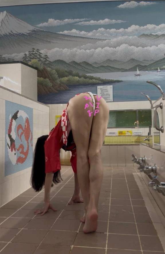 菜々緒ポーズ🩵