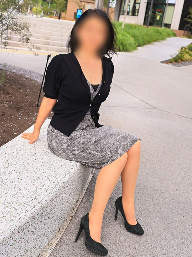 和鈴（即アポ!!人妻サークル）