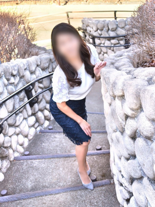 絹花(即アポ!!人妻サークル)