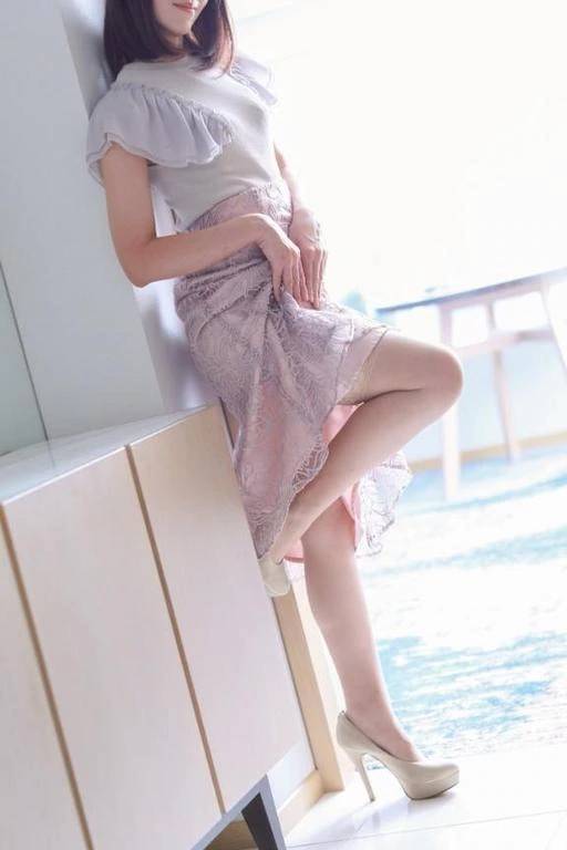 脚チラリ💗