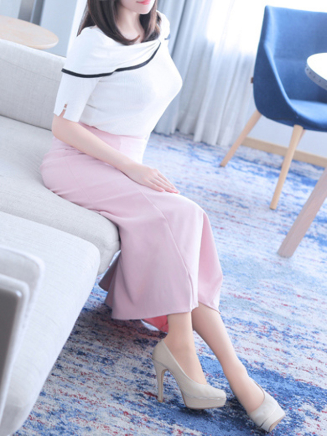 新人・純菜(じゅんな)(グランドオペラ東京)