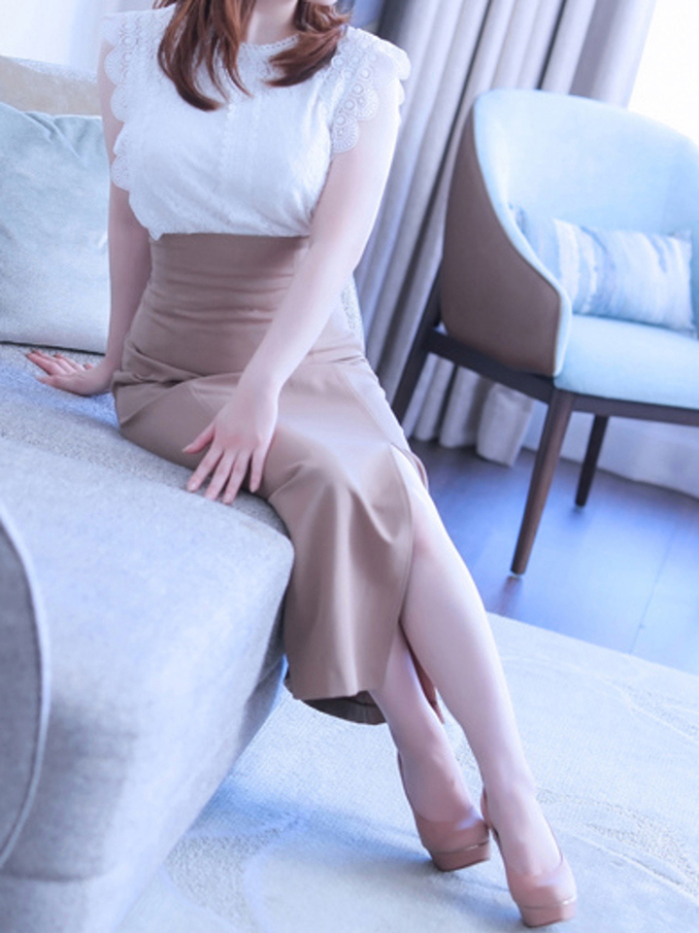 新人・美希(みき)（グランドオペラ東京）
