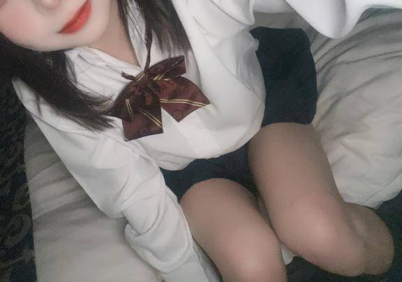 立ち尽くす雑踏のなか 遠ざかる君を見つめてた