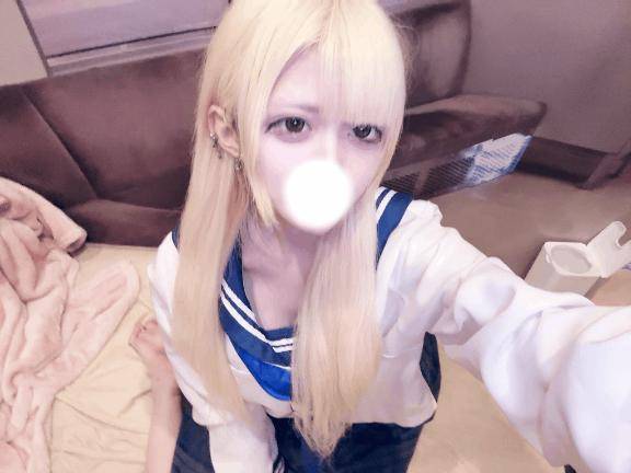 セーラー服と金髪