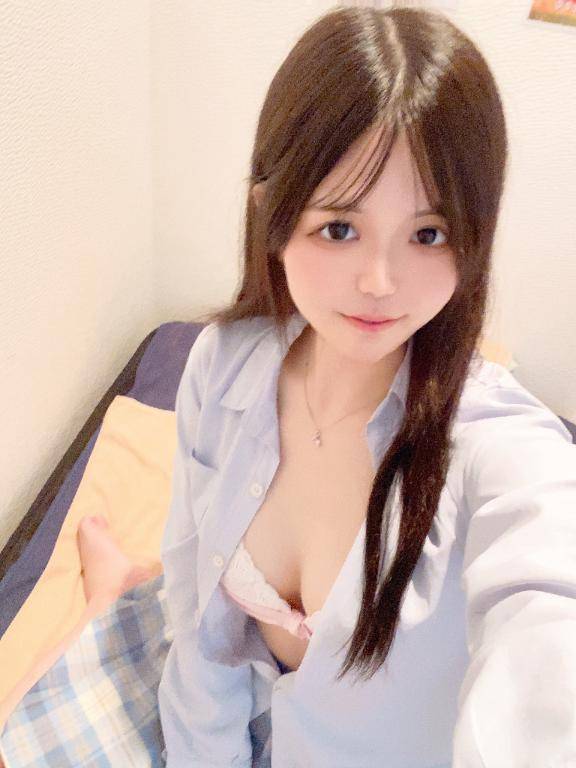 電⾞で男⼦⾼校⽣に逆セクハラ