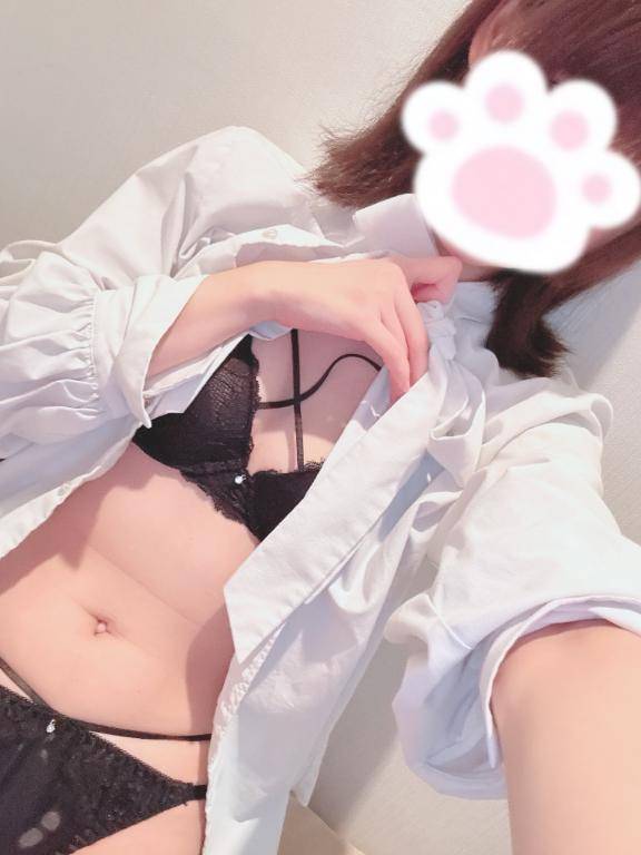 構って❔