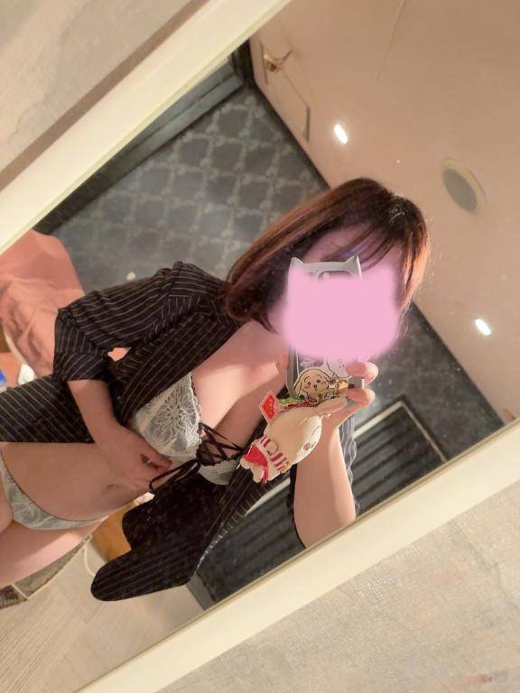 えっちな姿を鏡で…‪‪❤︎‬