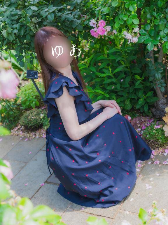 走り梅雨に濡れる