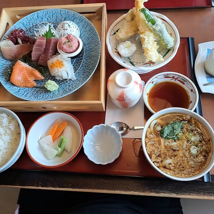 洗濯物雷雨のせいでびしょ濡れ