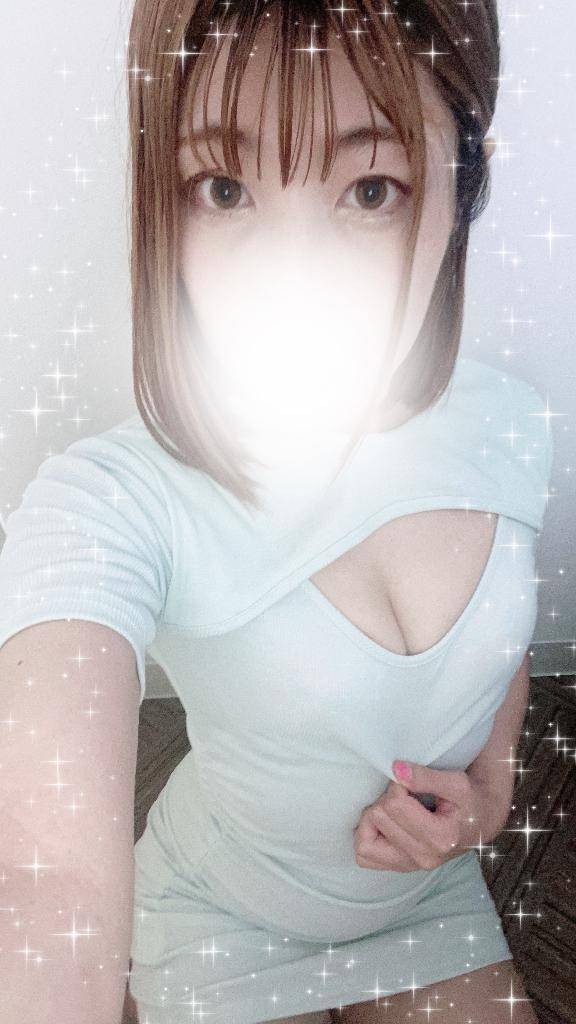 不慣れな中でも、御奉仕頑張ります♡お洋服を着替えました🎀❤️もえ❤️