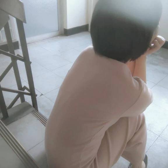 いざなう。