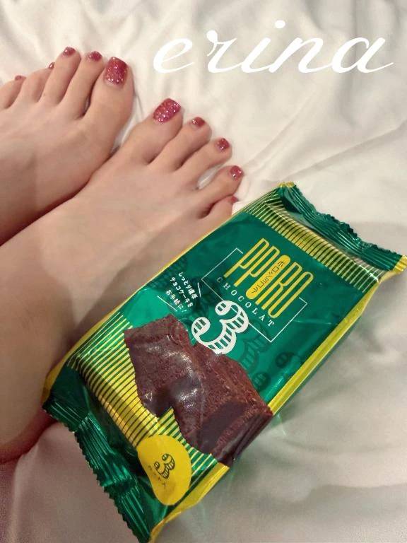 チョコと足♡