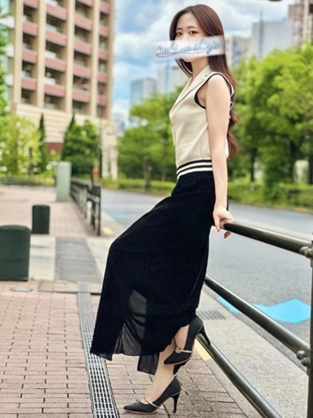 安藤めい（月の真珠-五反田-）