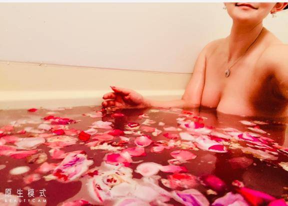 薔薇風呂🛁🫧🌹
