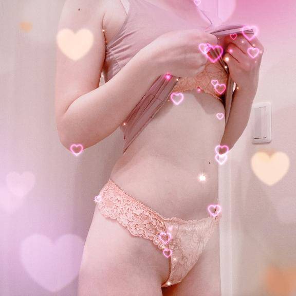 脱ぐから待ってね💕