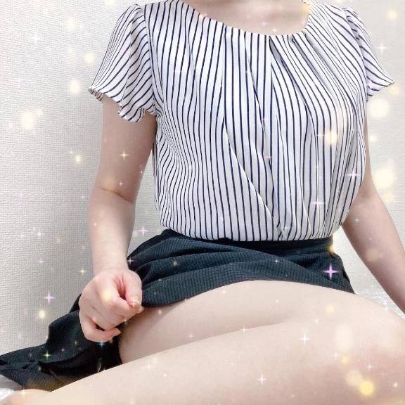 ふとももチラリ😳