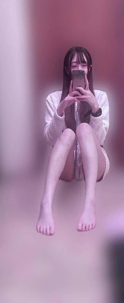 おやすみなさい🤤すっぴんﾉｰﾏﾙｶﾒﾗ📸生脚も🥺🙏🏻沢山感謝🙏🏻