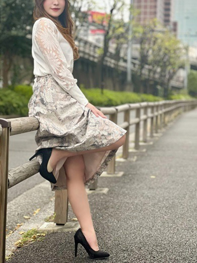 浅見ゆりな（月の真珠-新宿-）