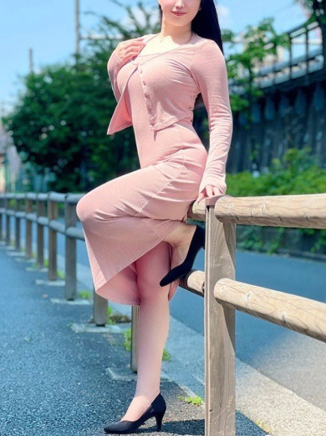 鈴村えま（月の真珠-新宿-）