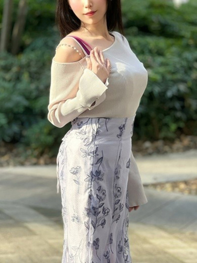 雨宮ひなの（月の真珠-新宿-）