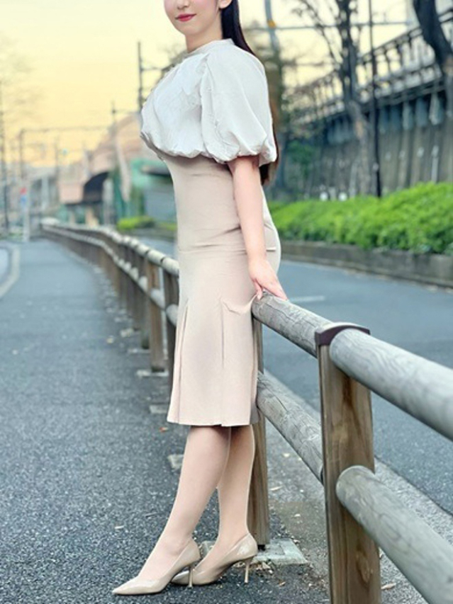 元村ひな（月の真珠-新宿-）