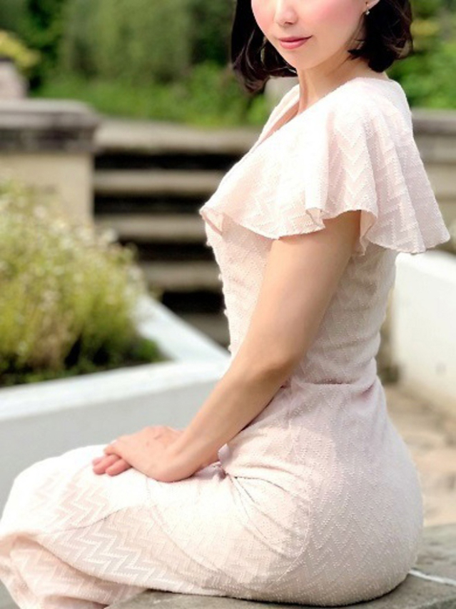 観月めぐり（月の真珠-新宿-）