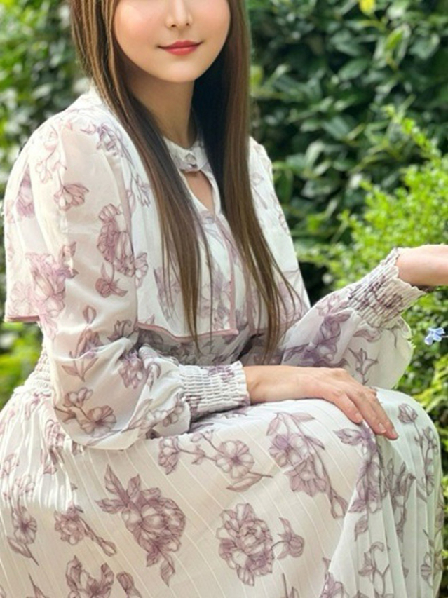 徳永めい(月の真珠-新宿-)