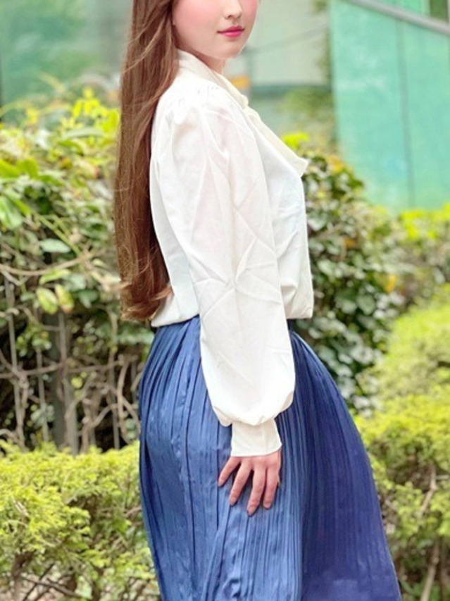 峰岸ゆり（月の真珠-新宿-）