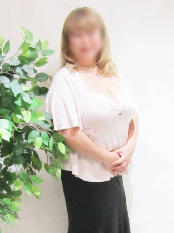 らん(かわいい熟女&おいしい人妻 鶯谷店)