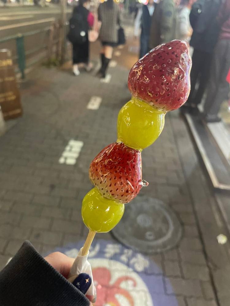 新大久保のいちご飴🍓