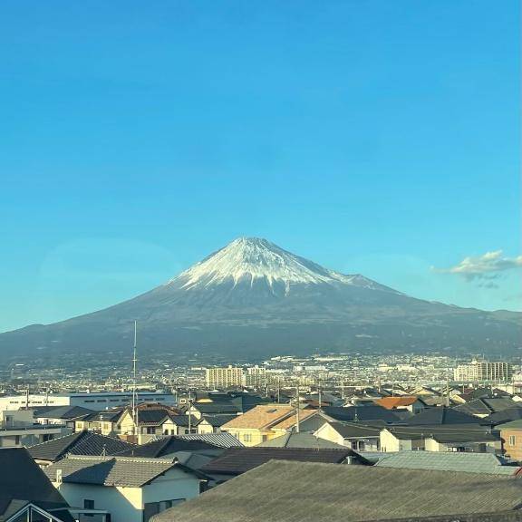🗻