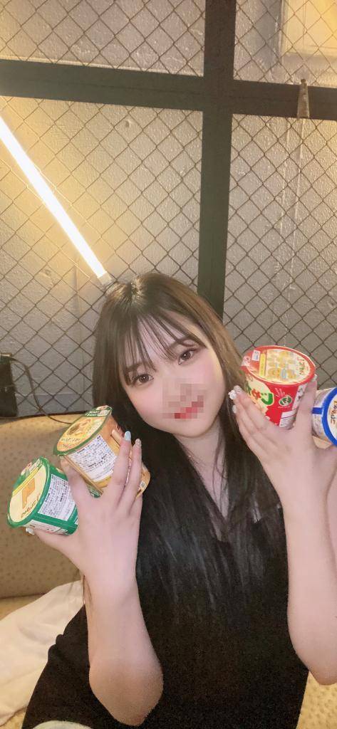 月曜日からイチャイチャしちゃお🥰🥰