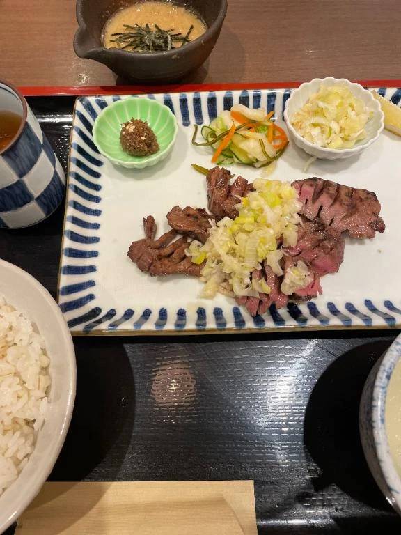 明日変更