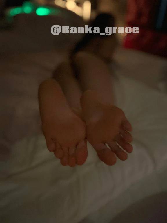 実は足も好き……///