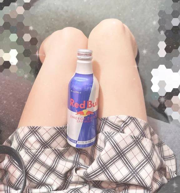 突っ立っている煙突のように図太く