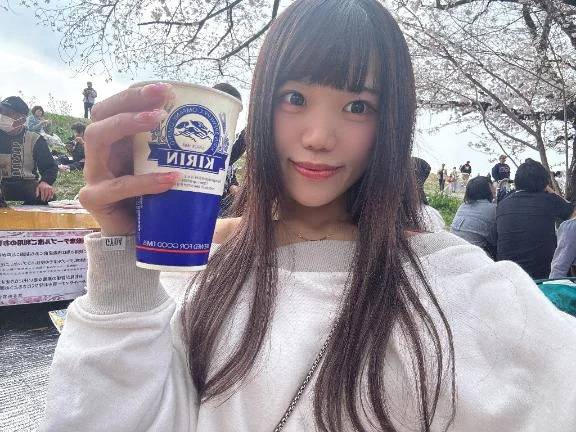 ブラジャー丸見え事件××