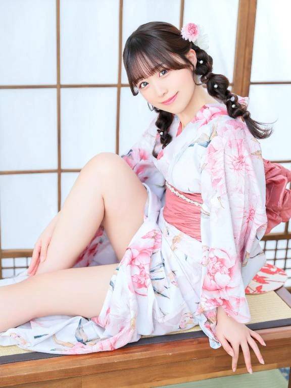 ちらり…😳💕