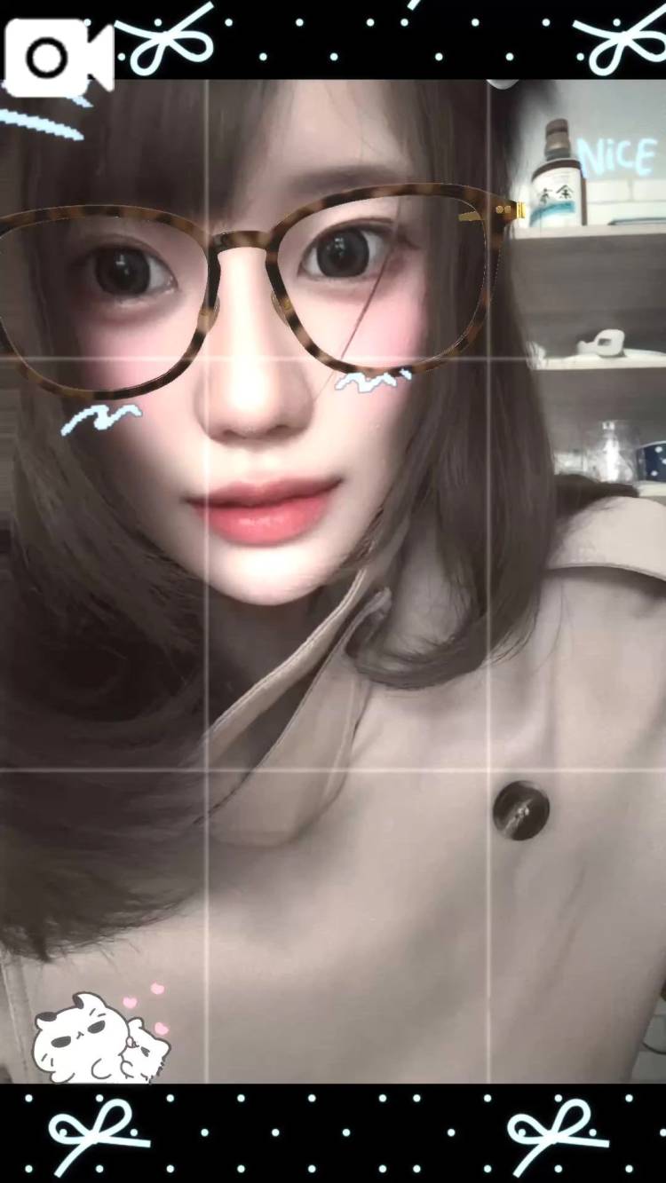 ⊂( ᴖ ̫ᴖ)⊃