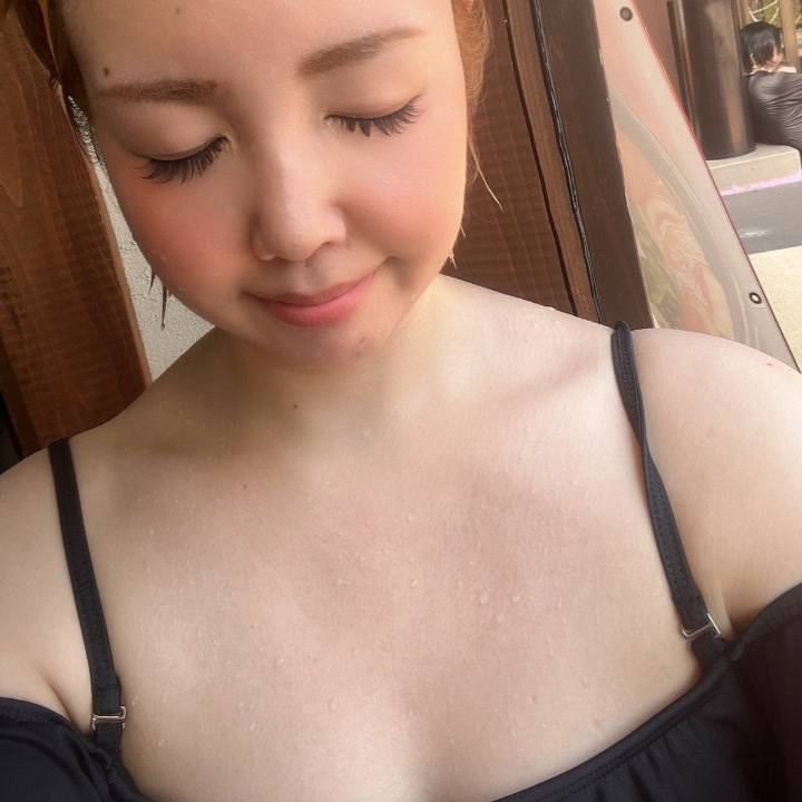 前職、AV女優。