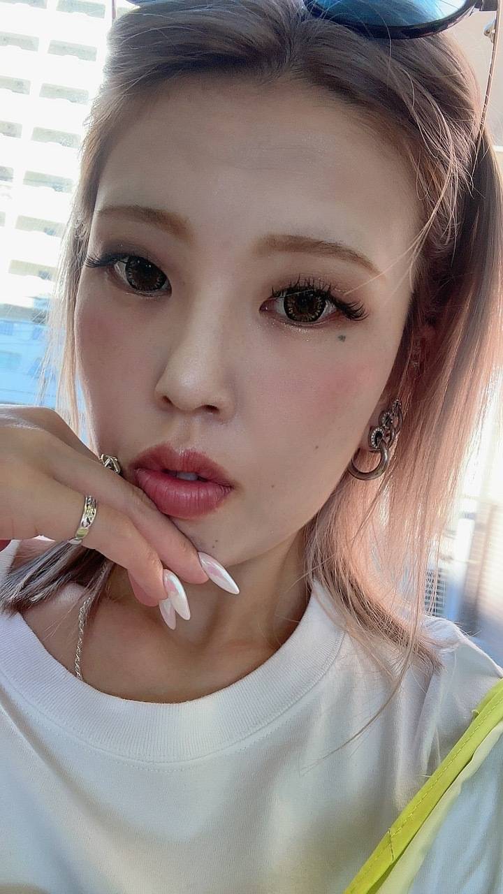 やぁ