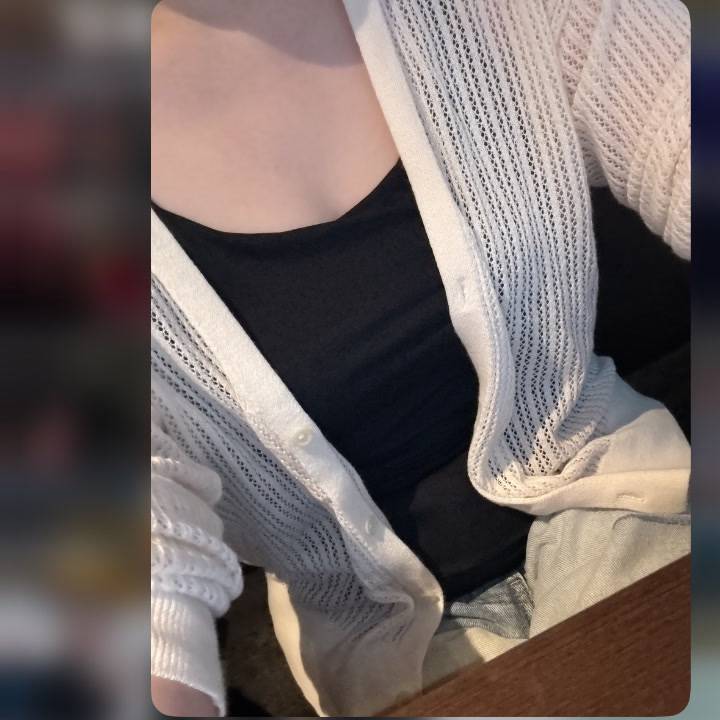 カジュアル私服。
