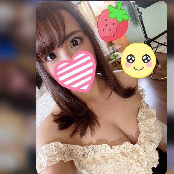 前職、AV女優。