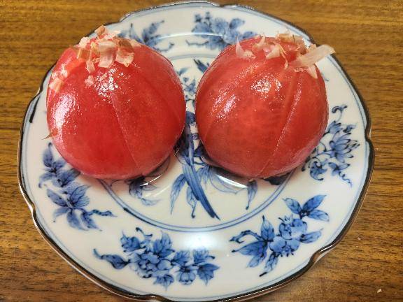 トマトの出汁漬けで晩酌?