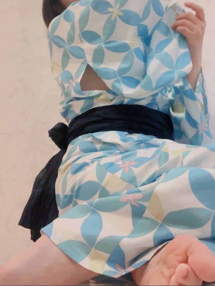 なんだか蒸し暑いので予感がする