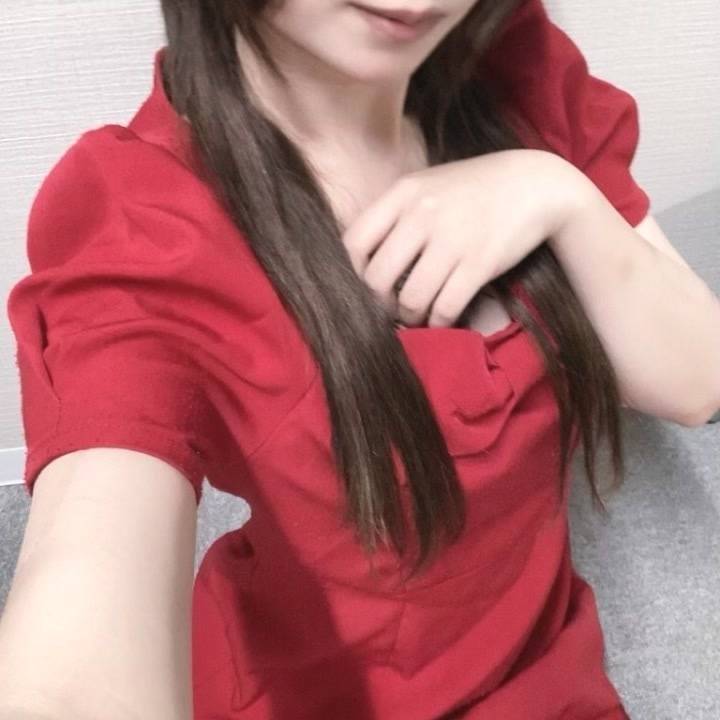 0:00までまってるね 今日は赤ドレス🎀