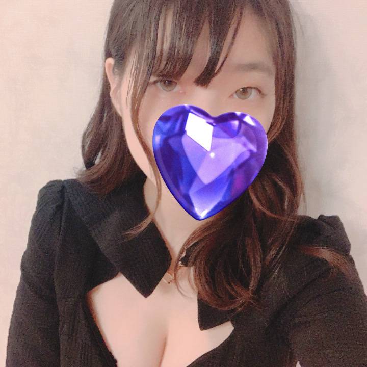 気になるドレスを着てみよう👍